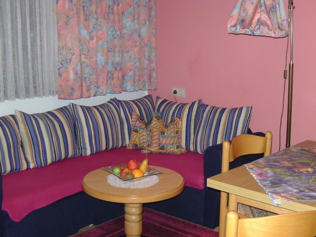 Appartement Ria บาด ไคลน์เคิร์ชไฮม์ ภายนอก รูปภาพ